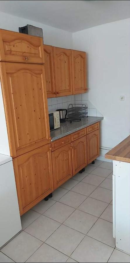 Hotel Badacsonyi Pihenes Privat Berlemeny à Bytom Extérieur photo