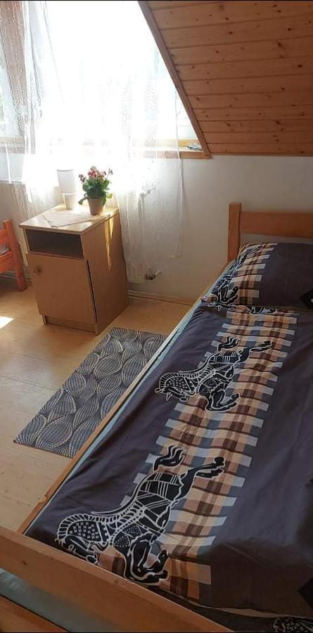 Hotel Badacsonyi Pihenes Privat Berlemeny à Bytom Extérieur photo